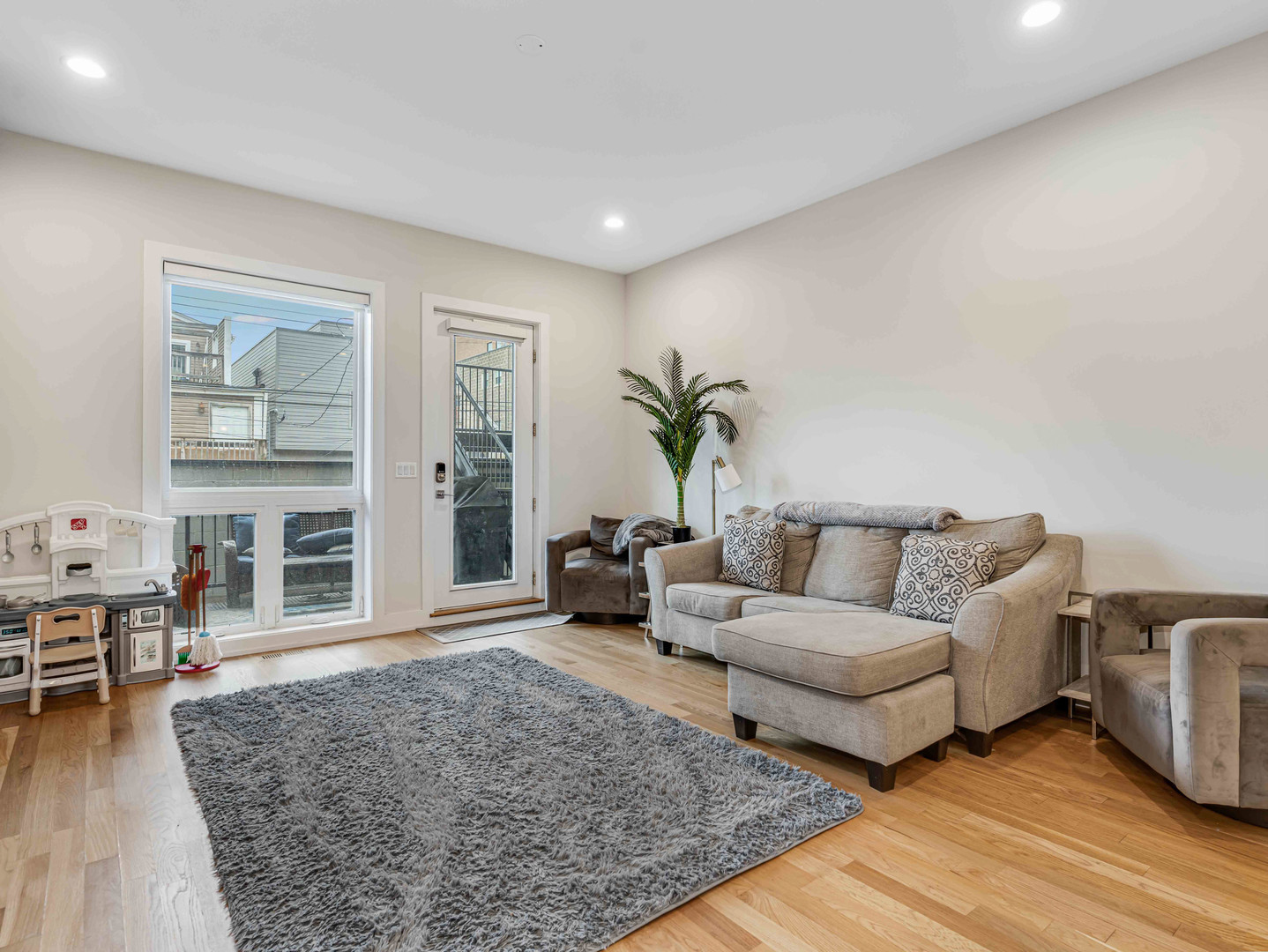 1707 S Jefferson Street #1, Chicago, IL 60616