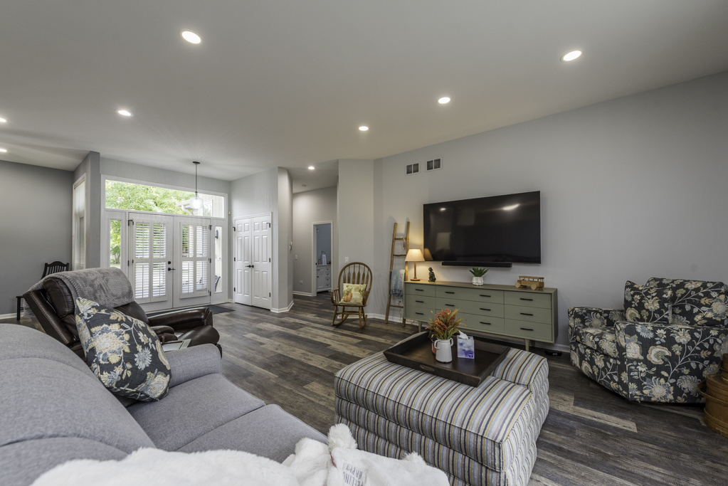 3068 N Southern Hills Drive, Wadsworth, IL 60083