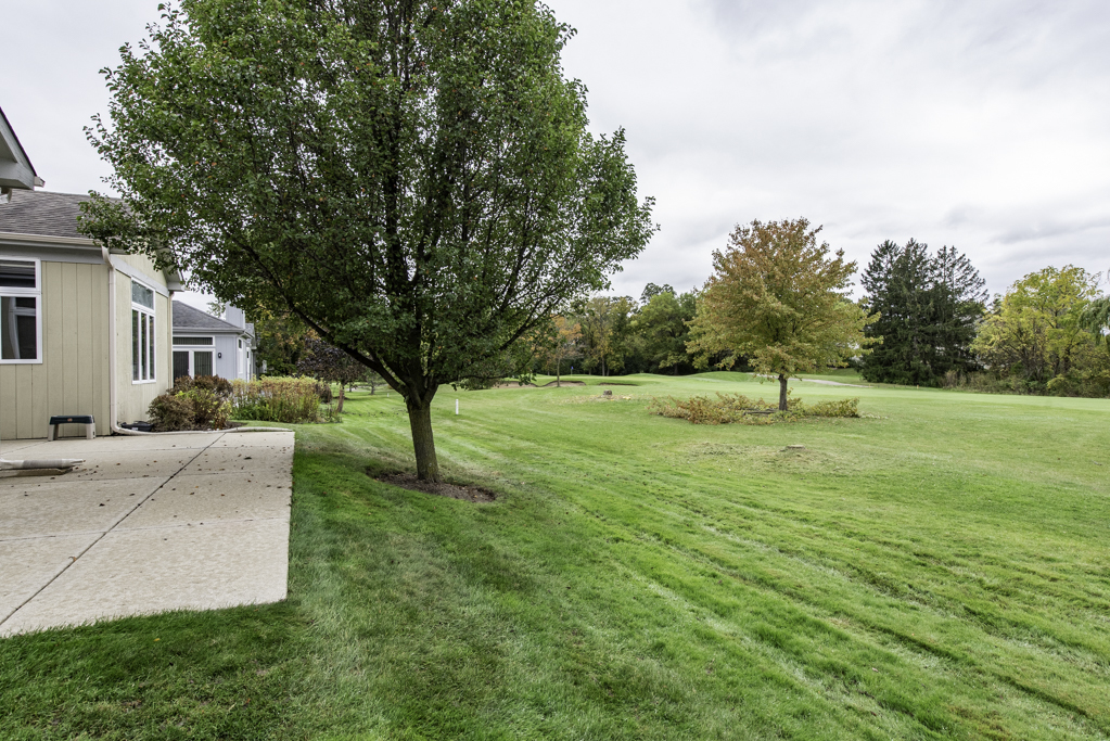 3068 N Southern Hills Drive, Wadsworth, IL 60083