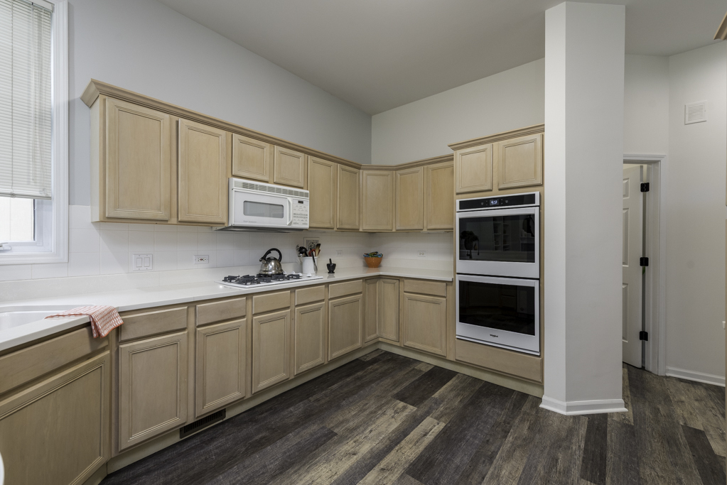 3068 N Southern Hills Drive, Wadsworth, IL 60083