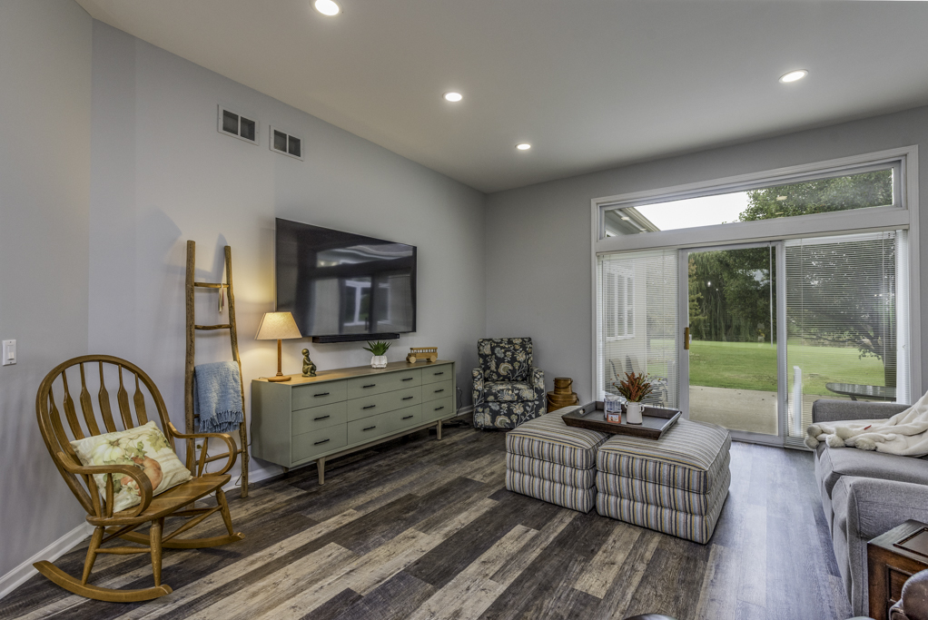 3068 N Southern Hills Drive, Wadsworth, IL 60083