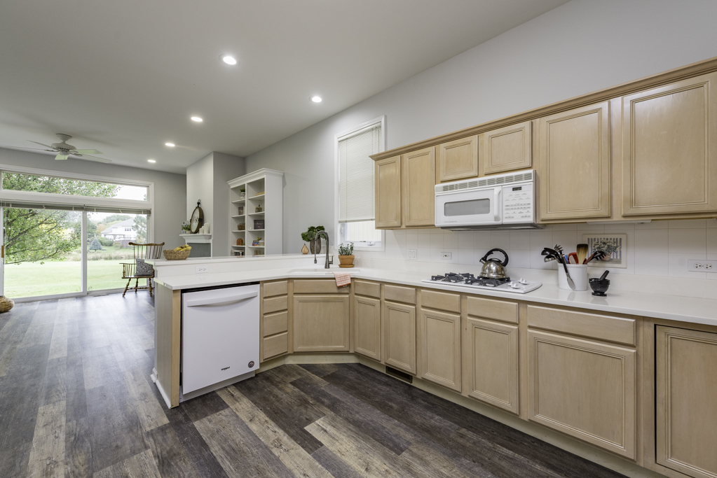 3068 N Southern Hills Drive, Wadsworth, IL 60083