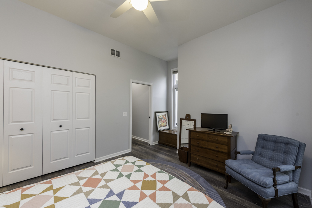 3068 N Southern Hills Drive, Wadsworth, IL 60083