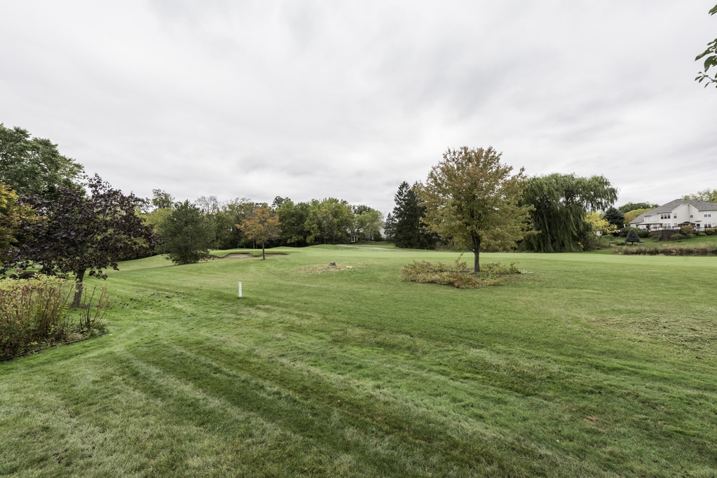 3068 N Southern Hills Drive, Wadsworth, IL 60083