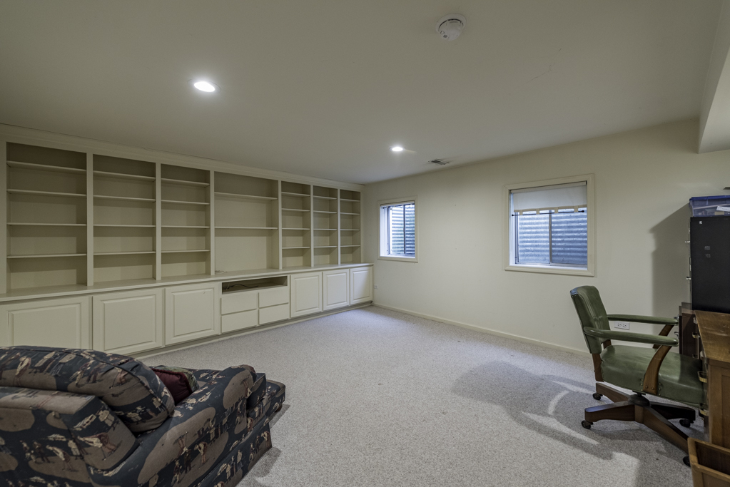 3068 N Southern Hills Drive, Wadsworth, IL 60083