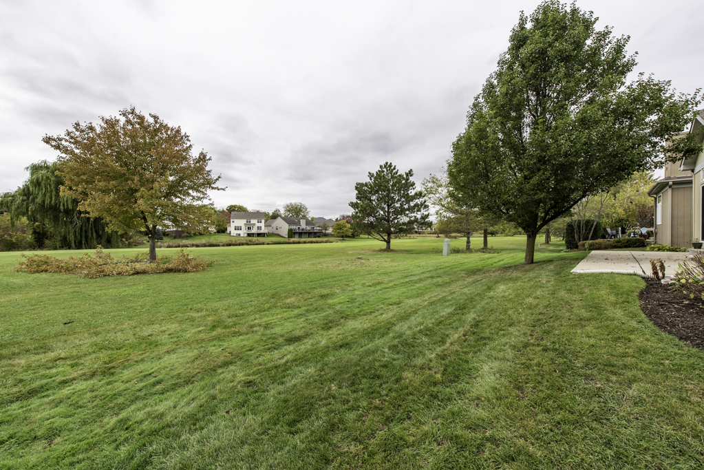 3068 N Southern Hills Drive, Wadsworth, IL 60083