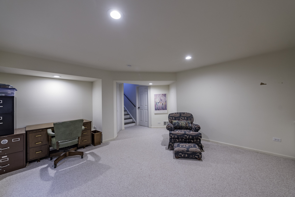 3068 N Southern Hills Drive, Wadsworth, IL 60083