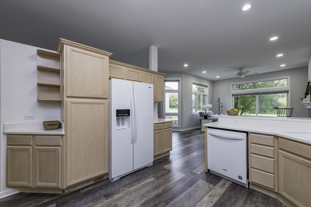 3068 N Southern Hills Drive, Wadsworth, IL 60083