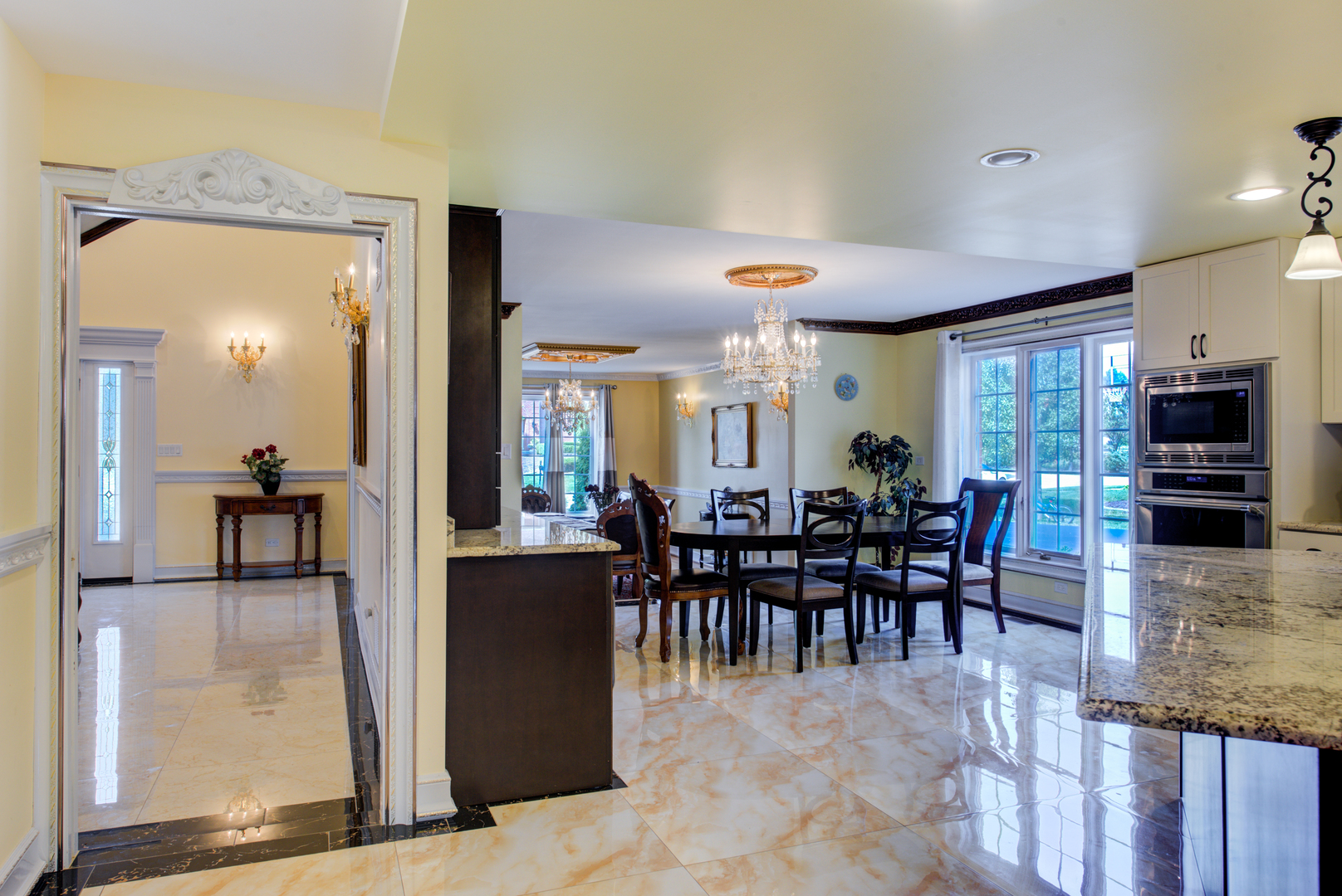 46 Hamilton Lane, Oak Brook, IL 60523