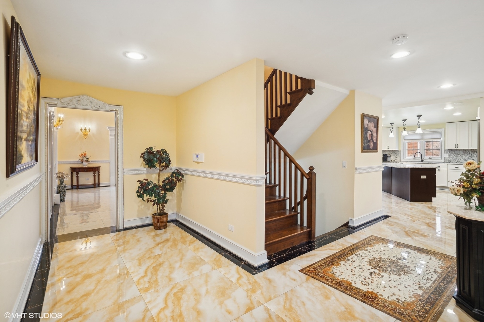 46 Hamilton Lane, Oak Brook, IL 60523