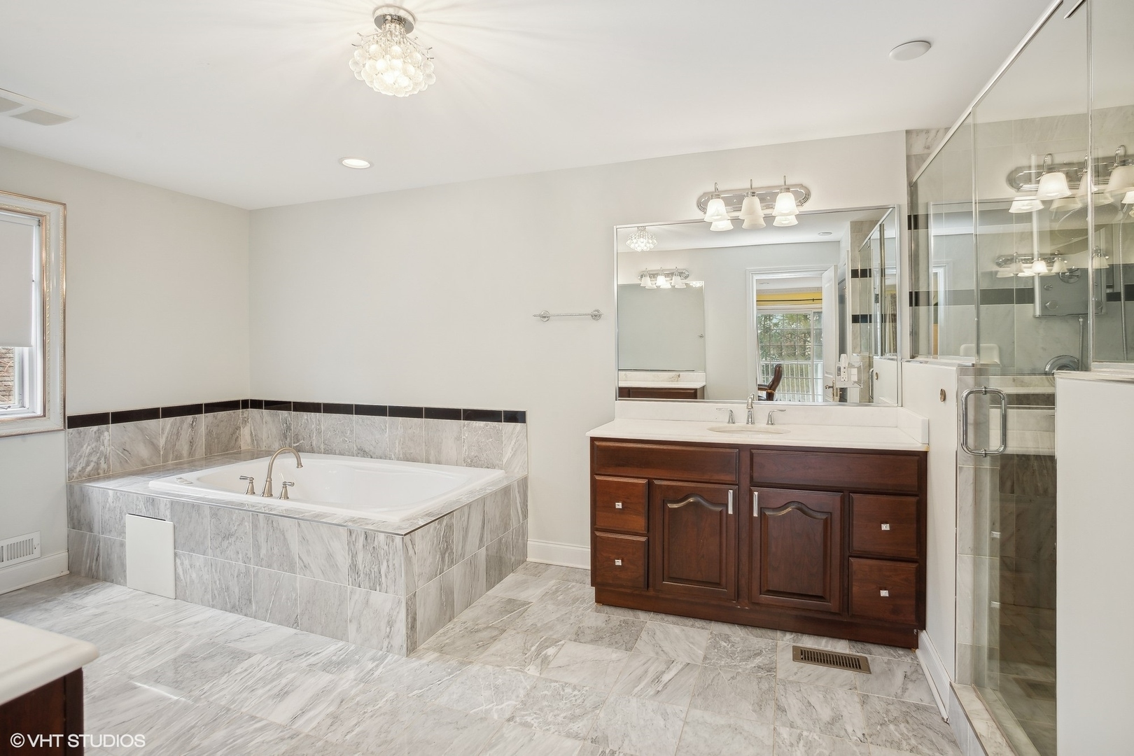 46 Hamilton Lane, Oak Brook, IL 60523