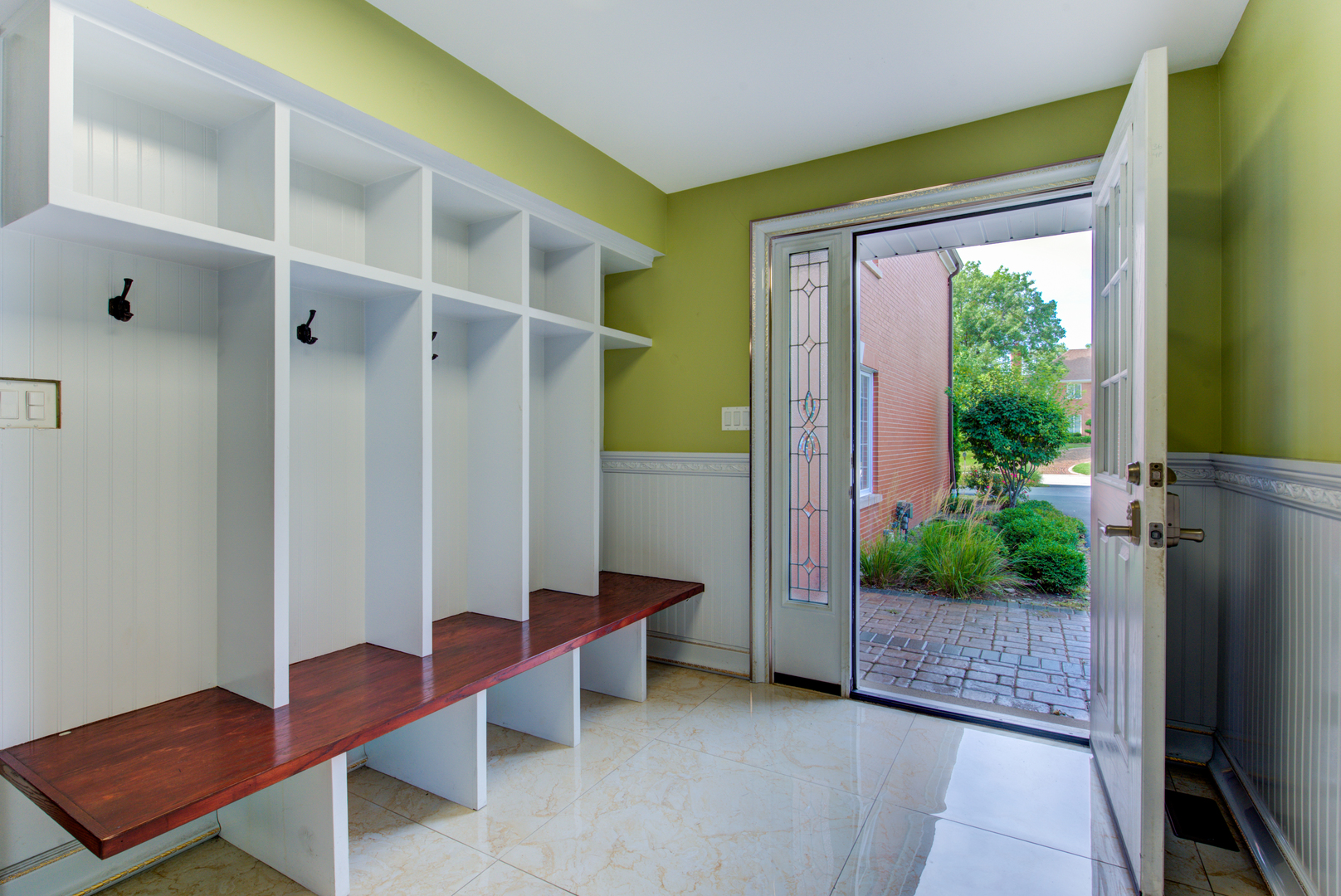 46 Hamilton Lane, Oak Brook, IL 60523