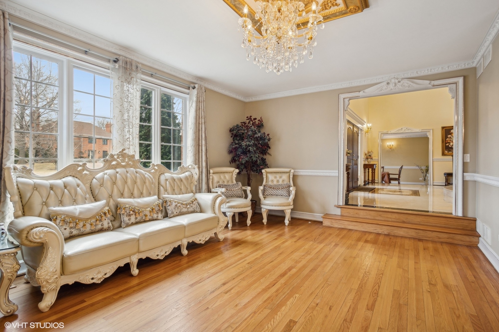 46 Hamilton Lane, Oak Brook, IL 60523