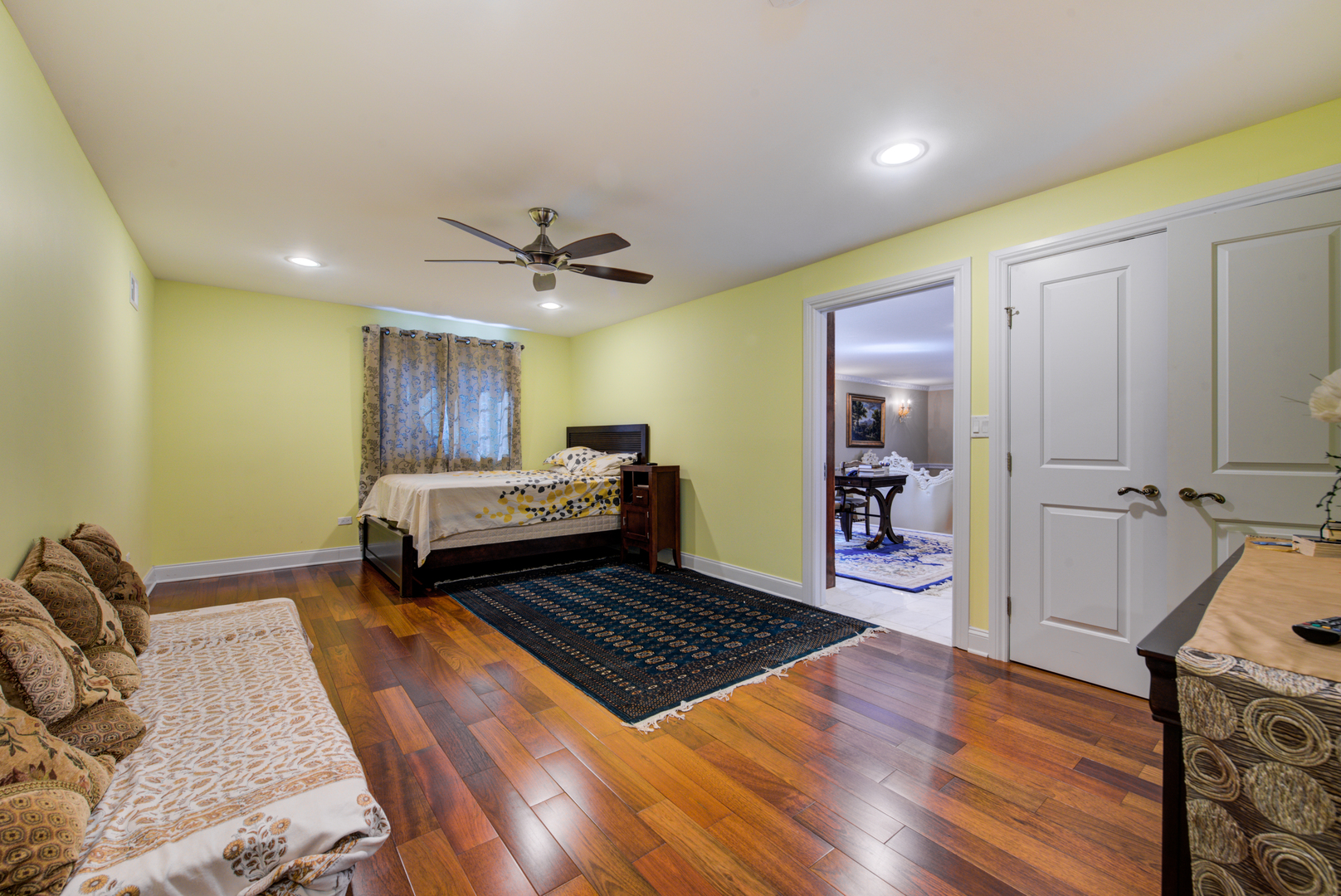 46 Hamilton Lane, Oak Brook, IL 60523