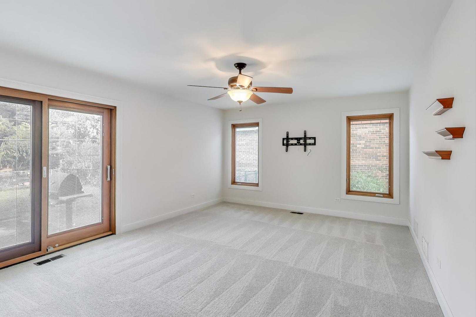 404 Tracy Terrace, Des Plaines, IL 60016