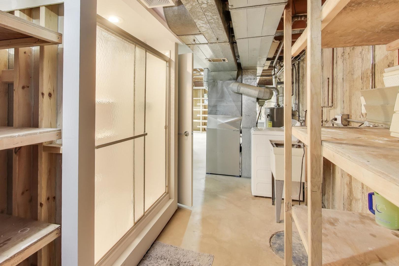 404 Tracy Terrace, Des Plaines, IL 60016