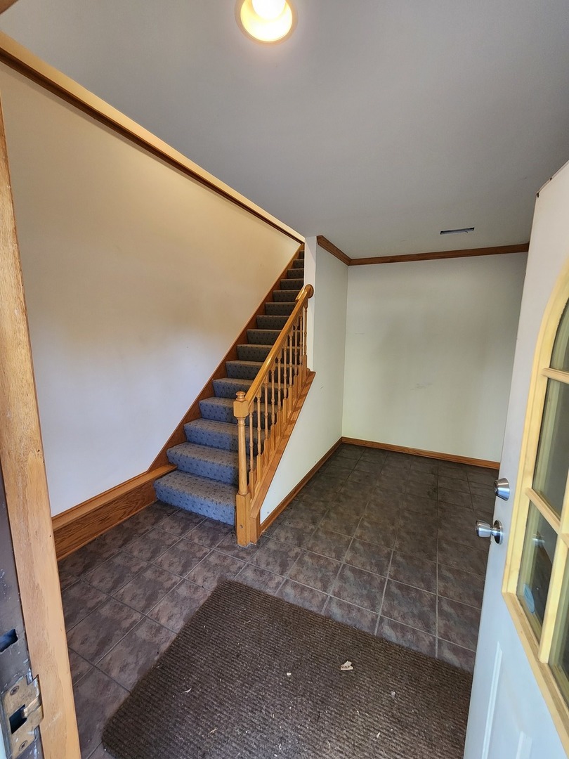 2308 N Ringwood Road, McHenry, IL 60050