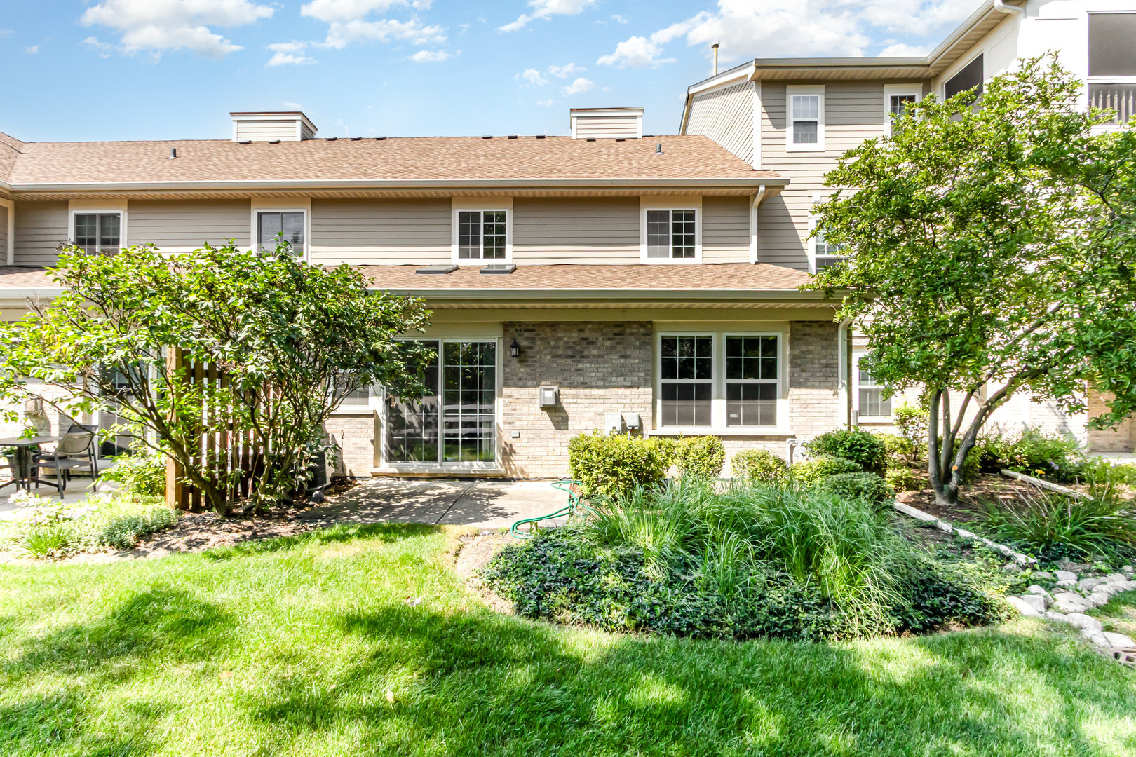 628 Belmont Lane, Carol Stream, IL 60188