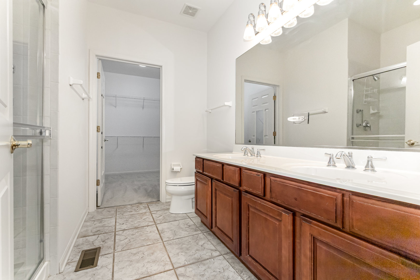 628 Belmont Lane, Carol Stream, IL 60188