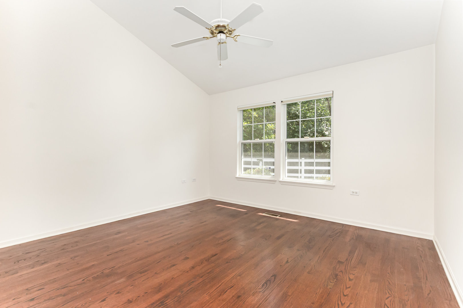 628 Belmont Lane, Carol Stream, IL 60188