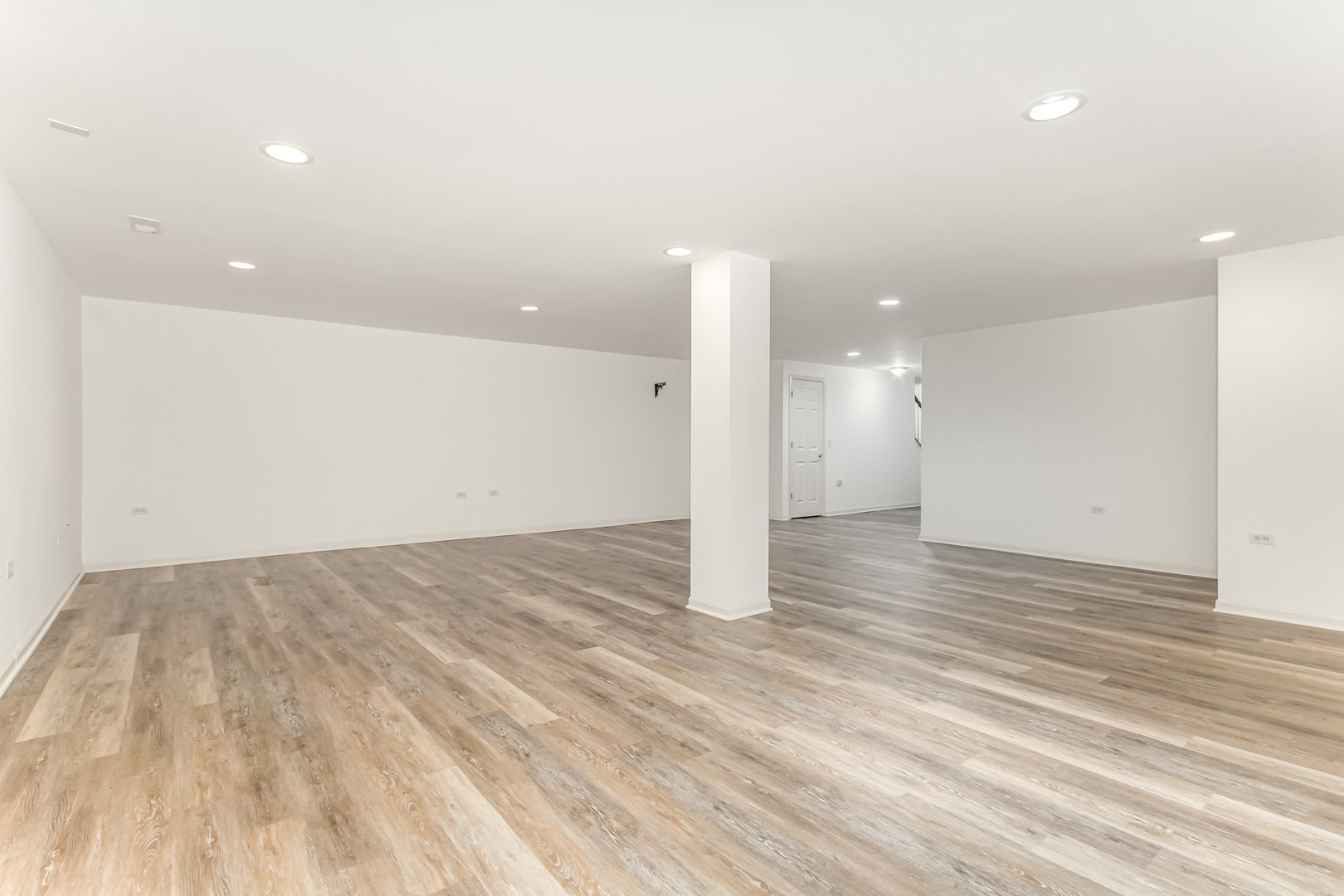 628 Belmont Lane, Carol Stream, IL 60188