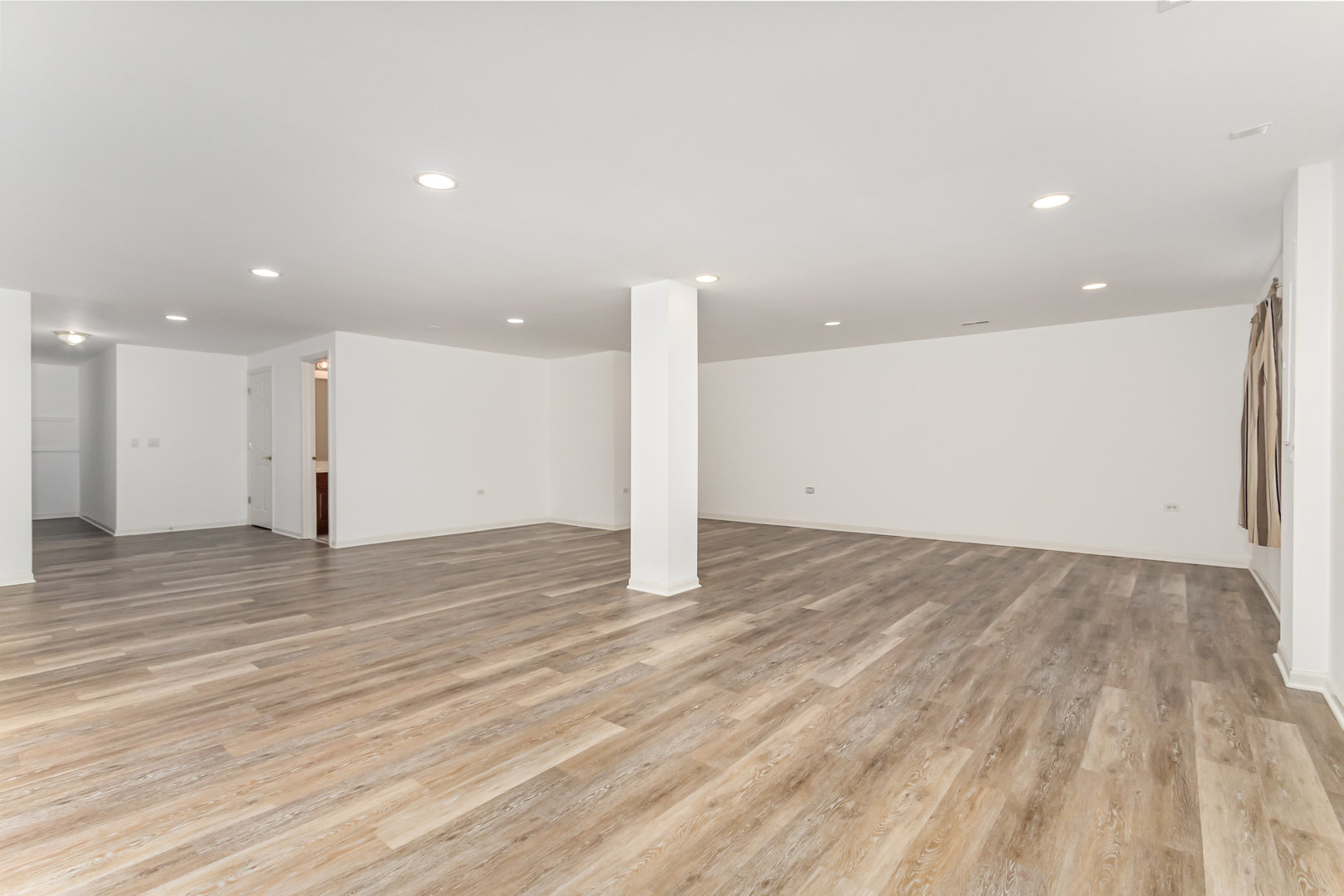 628 Belmont Lane, Carol Stream, IL 60188