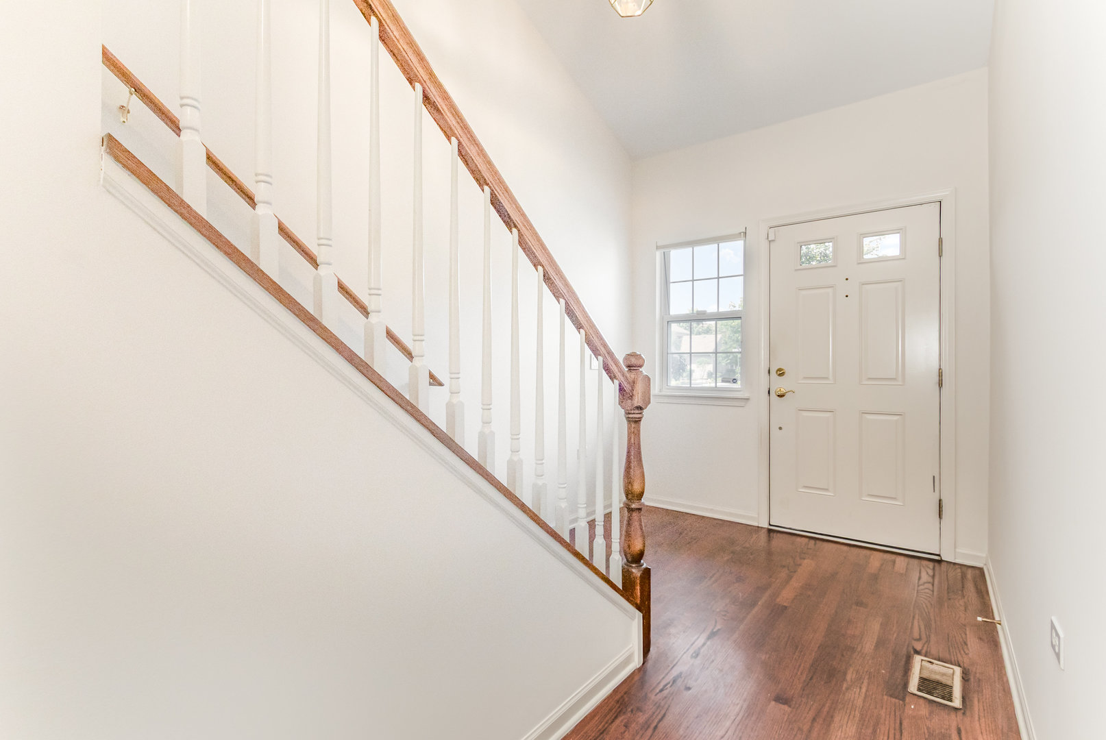 628 Belmont Lane, Carol Stream, IL 60188