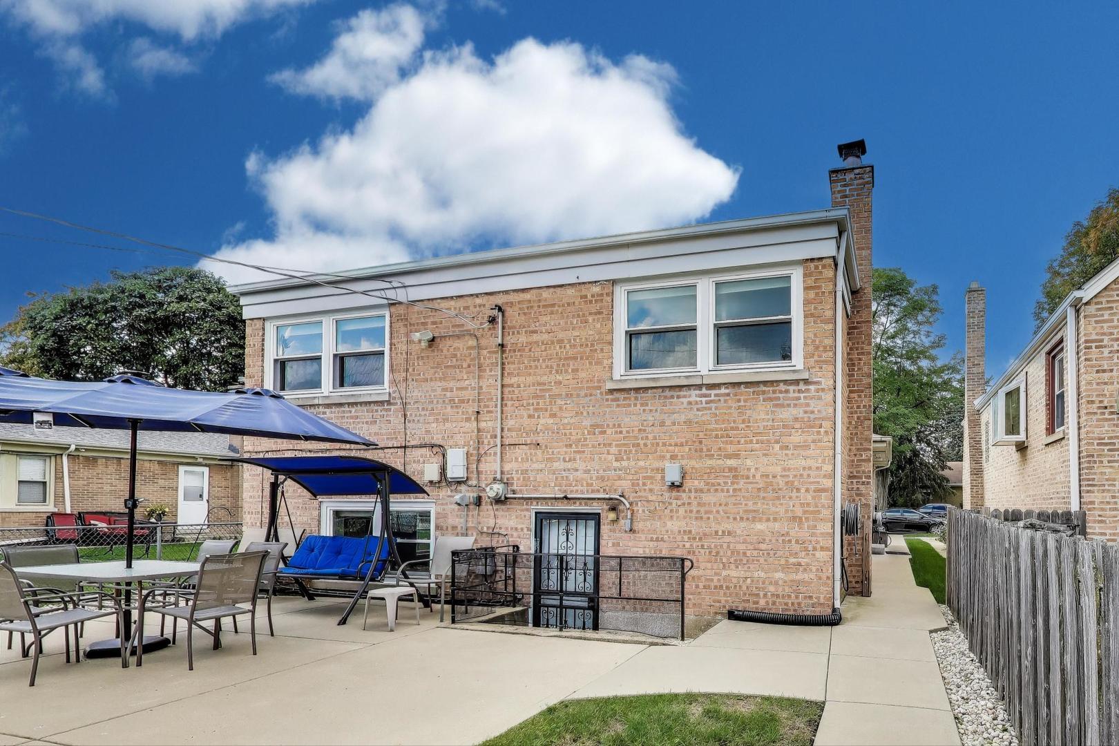 8141 Kenneth Avenue, Skokie, IL 60076