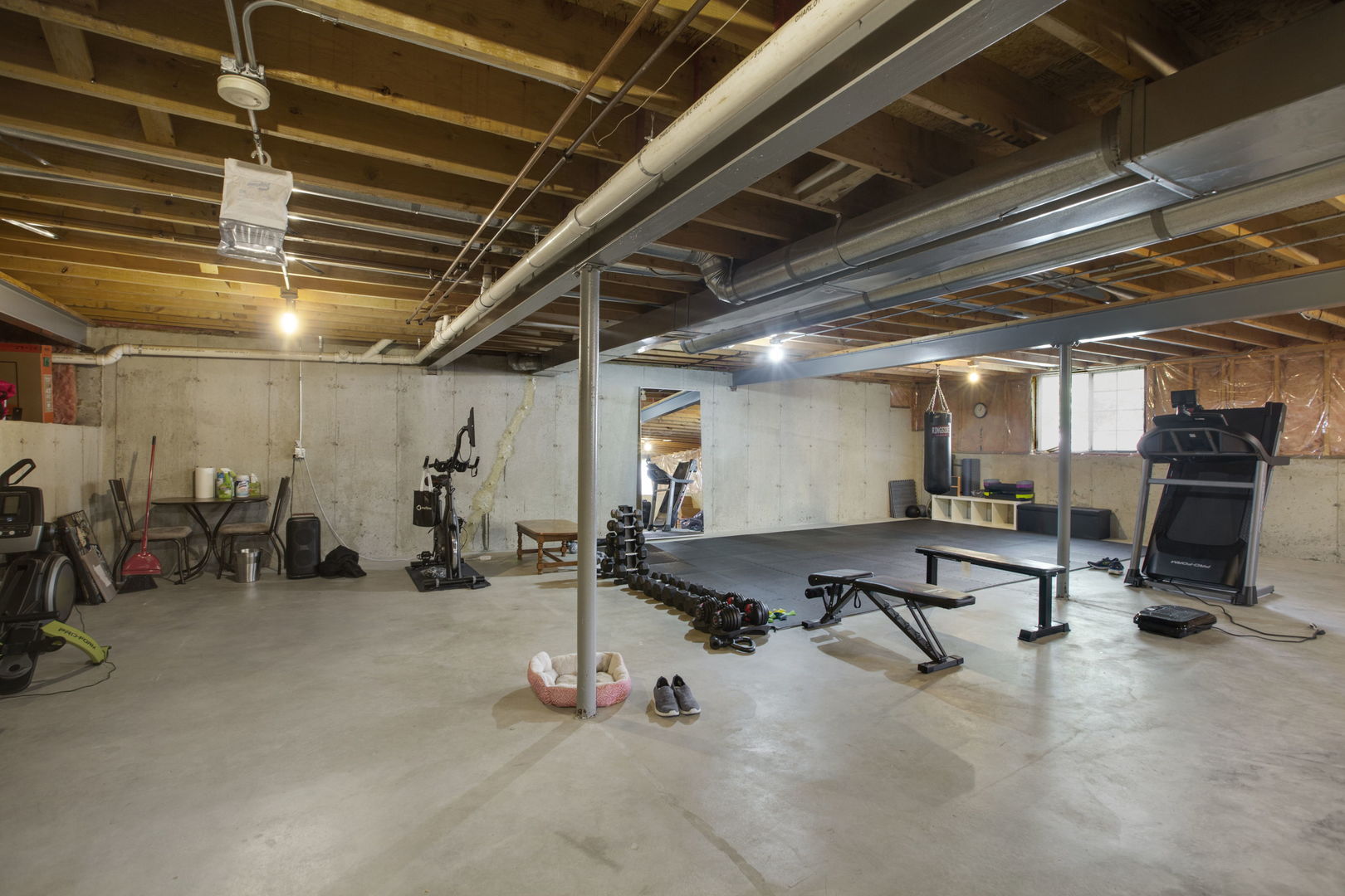 464 N Crooked Lake Lane, Lindenhurst, IL 60046