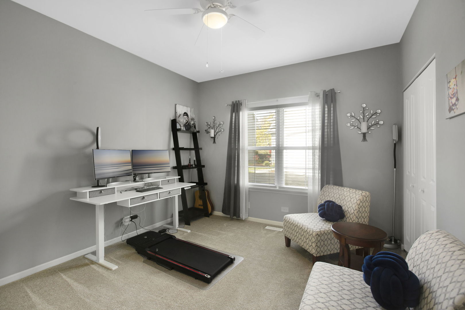 464 N Crooked Lake Lane, Lindenhurst, IL 60046