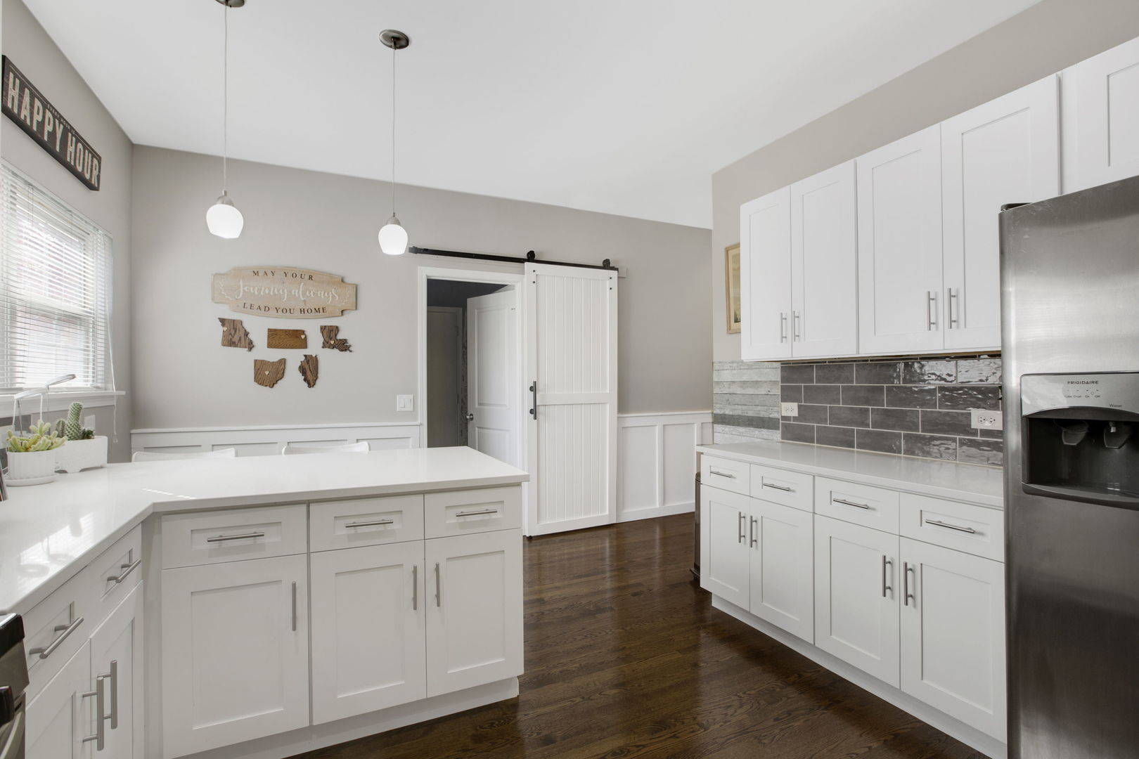 464 N Crooked Lake Lane, Lindenhurst, IL 60046