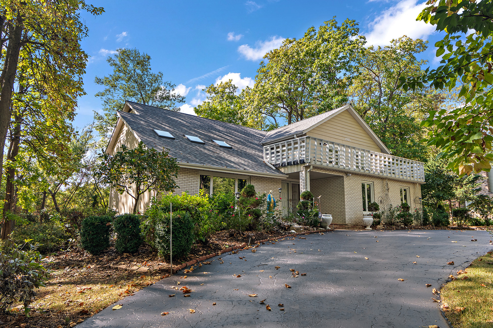 1935 Green Trails Drive, Lisle, IL 60532