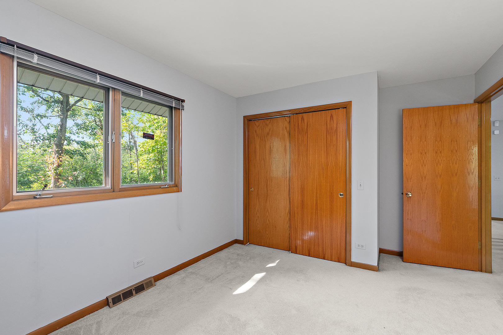 1935 Green Trails Drive, Lisle, IL 60532