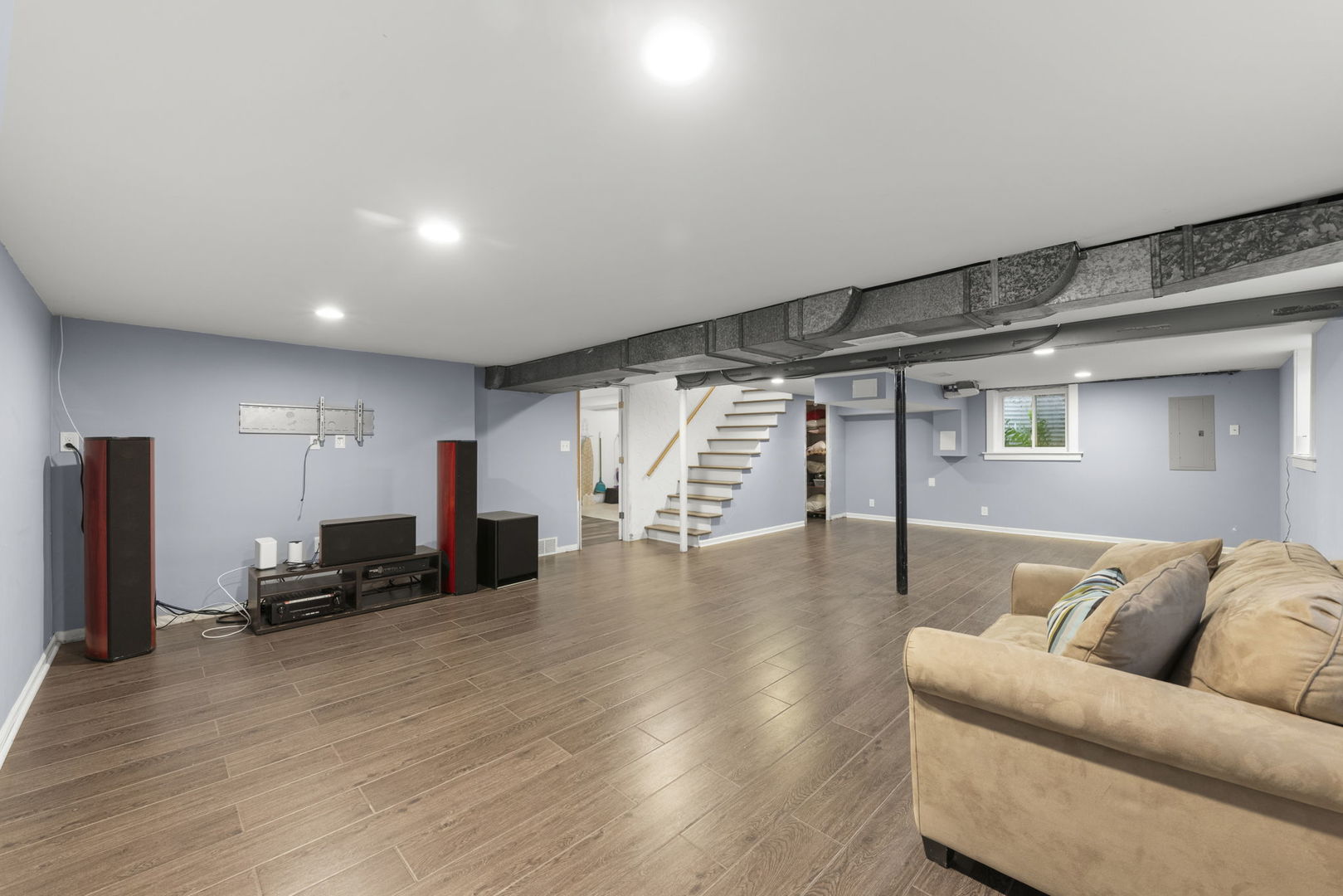 415 E Huntington Lane, Elmhurst, IL 60126