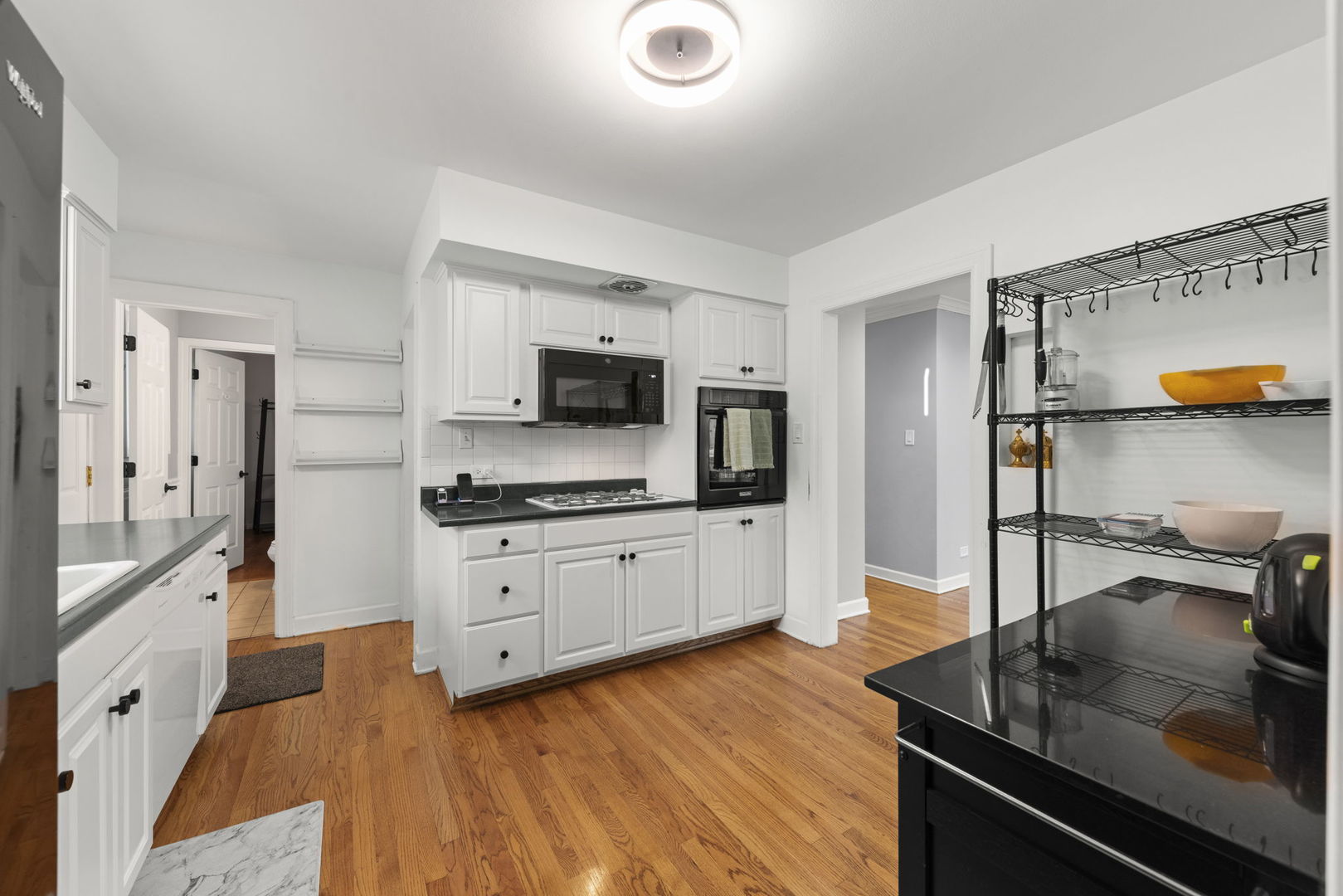 415 E Huntington Lane, Elmhurst, IL 60126