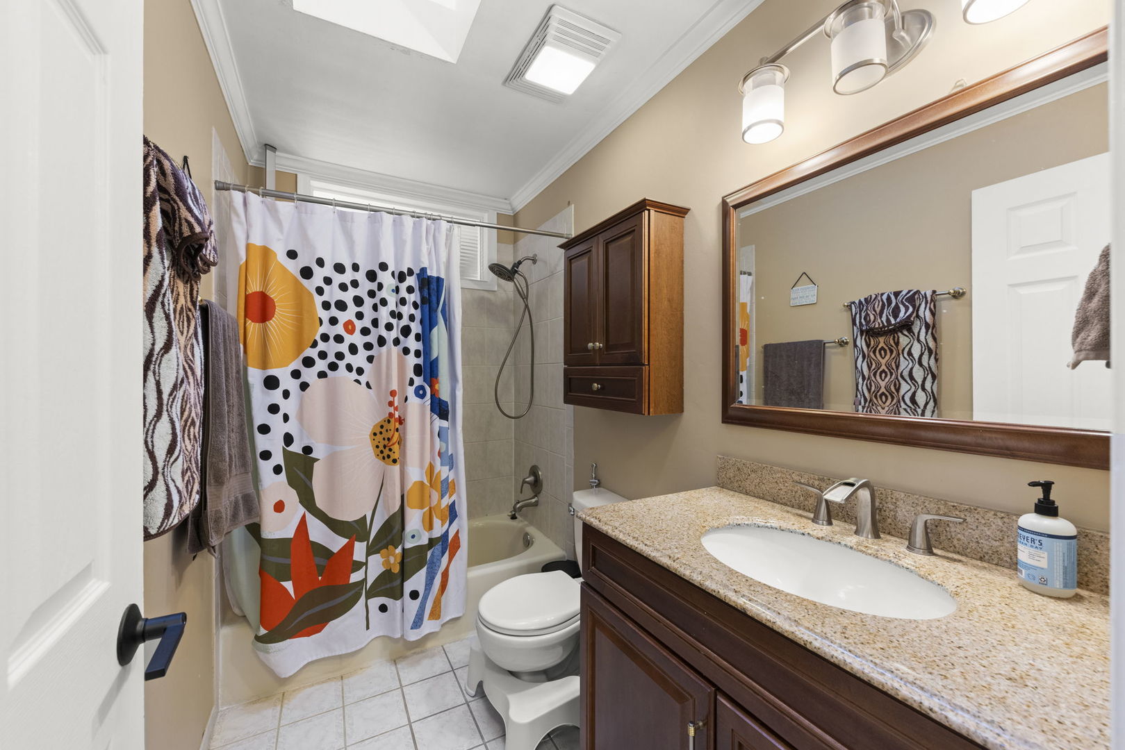 415 E Huntington Lane, Elmhurst, IL 60126