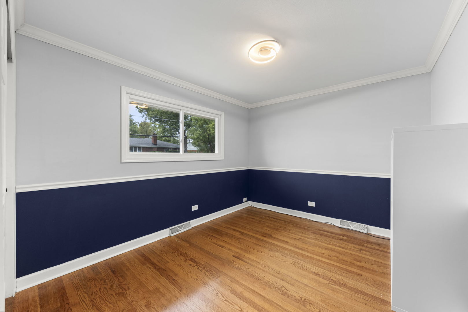 415 E Huntington Lane, Elmhurst, IL 60126
