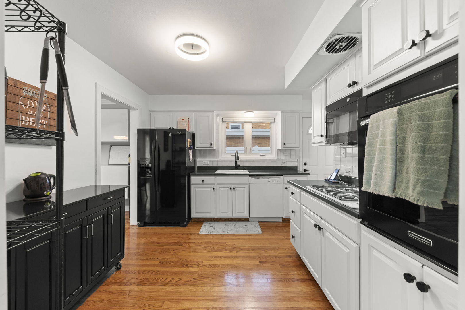 415 E Huntington Lane, Elmhurst, IL 60126