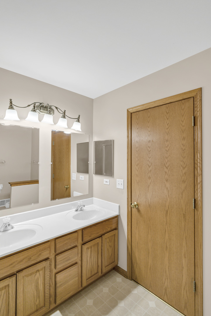 10549 Wakefield Lane #10549, Huntley, IL 60142