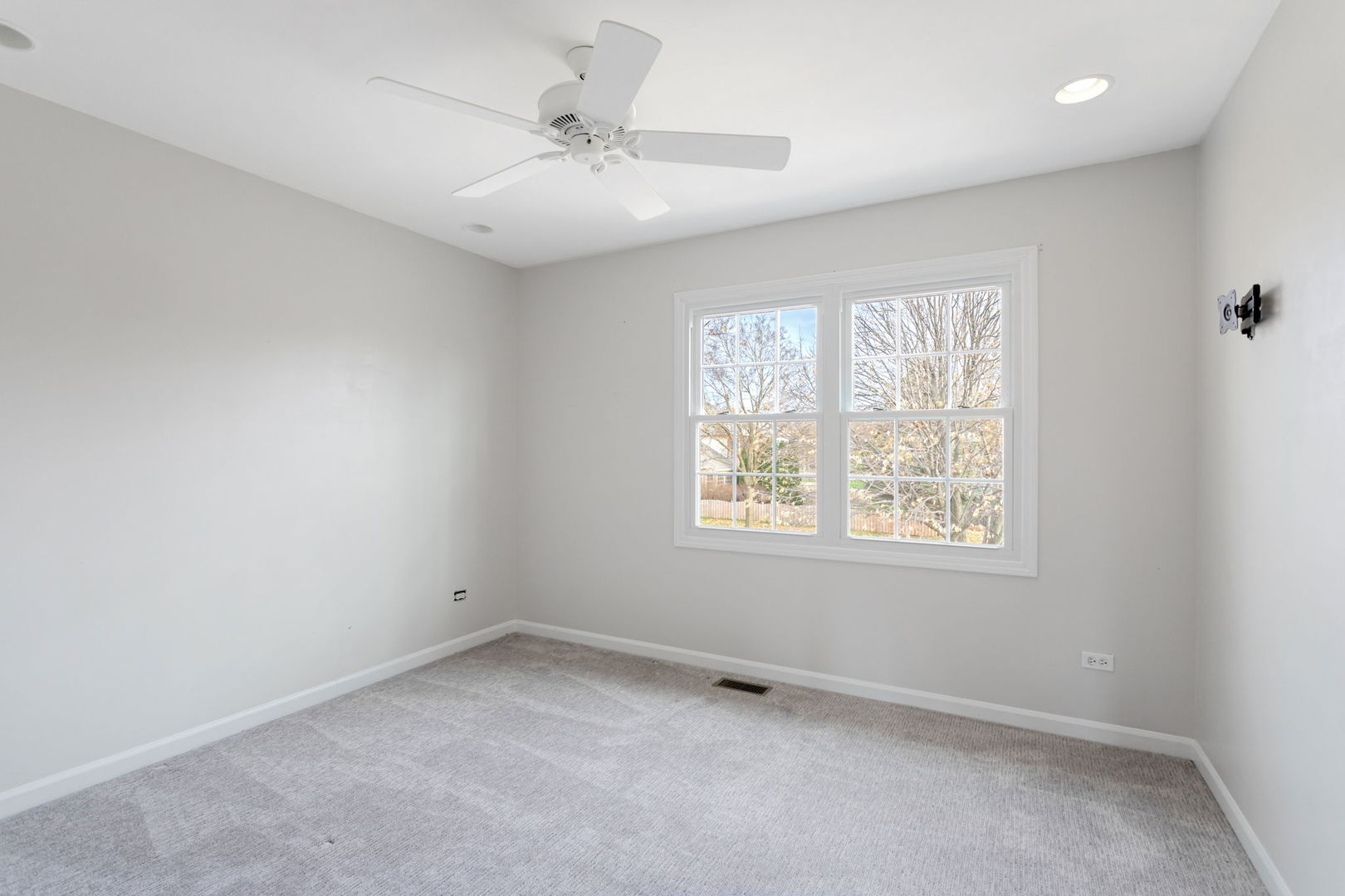 537 Arbor Lane, Oswego, IL 60543