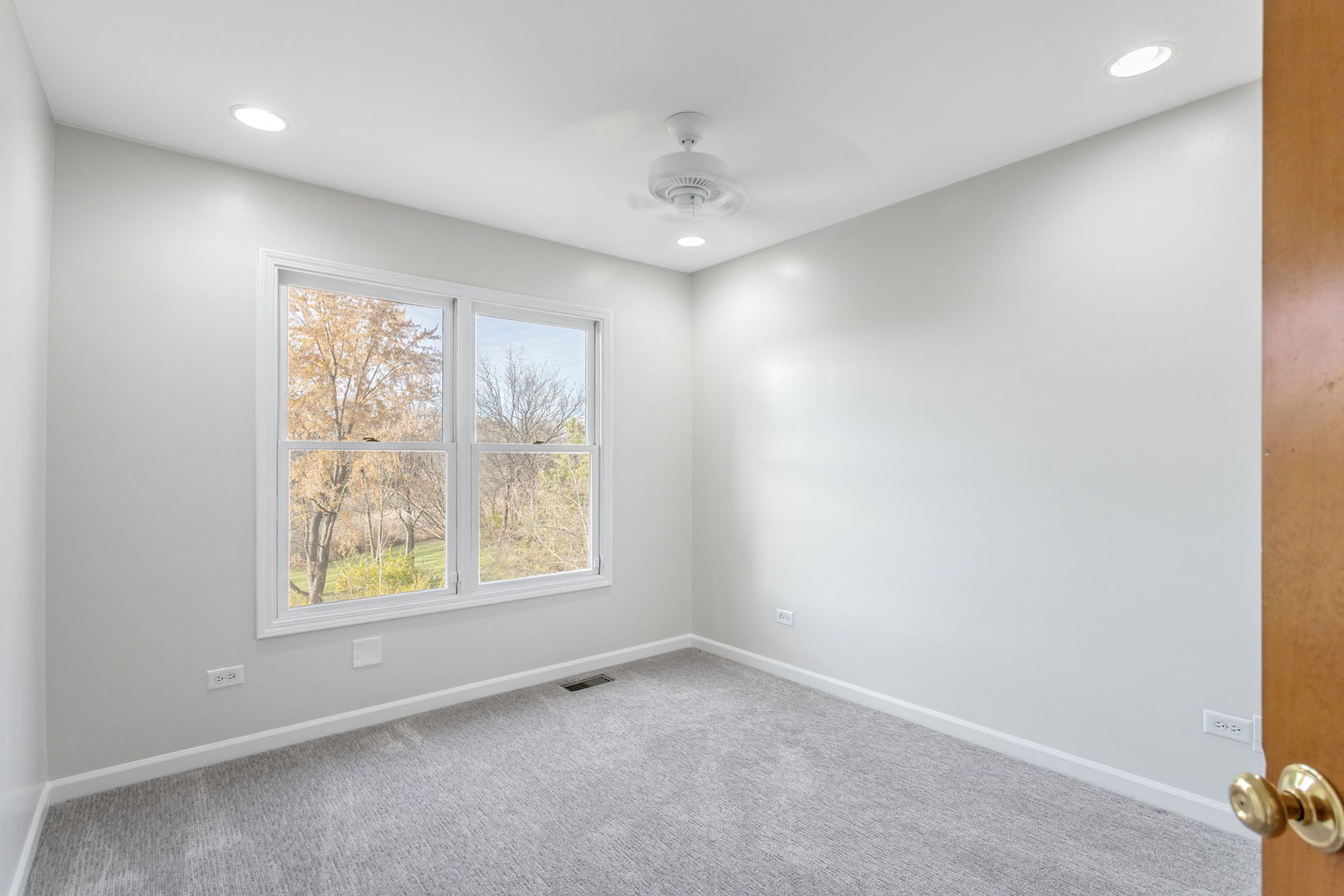 537 Arbor Lane, Oswego, IL 60543