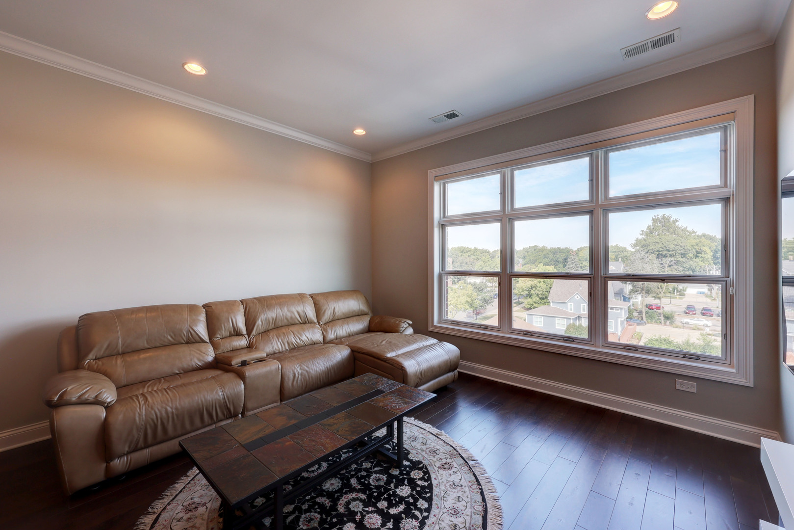 4929 Forest Avenue #4F, Downers Grove, IL 60515