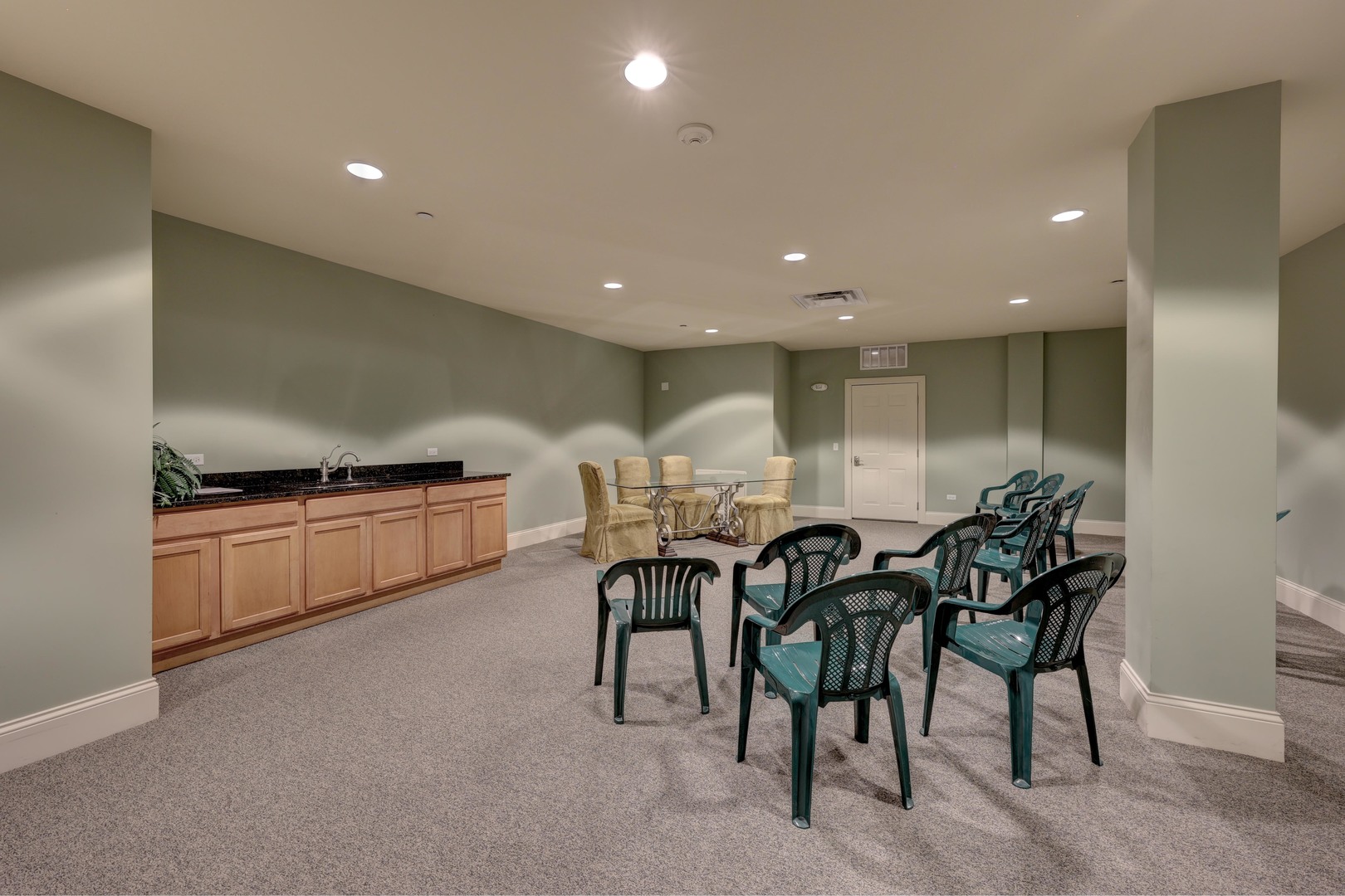 4929 Forest Avenue #4F, Downers Grove, IL 60515