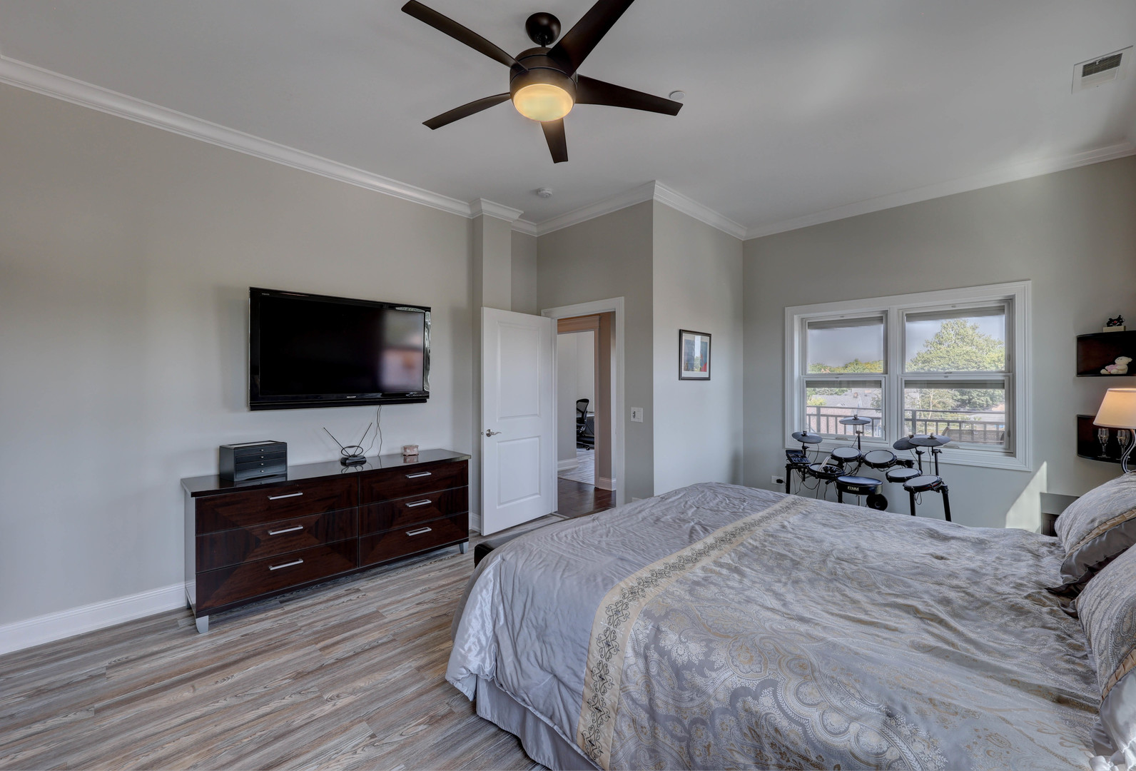 4929 Forest Avenue #4F, Downers Grove, IL 60515