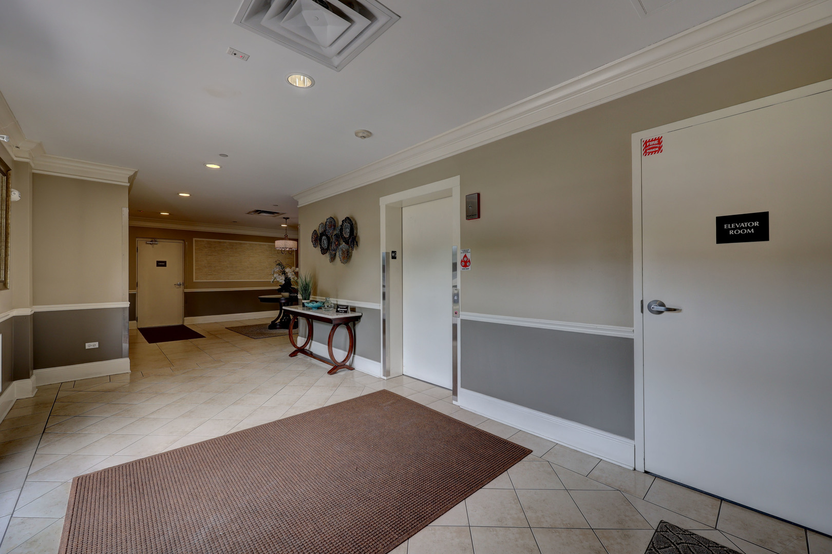 4929 Forest Avenue #4F, Downers Grove, IL 60515