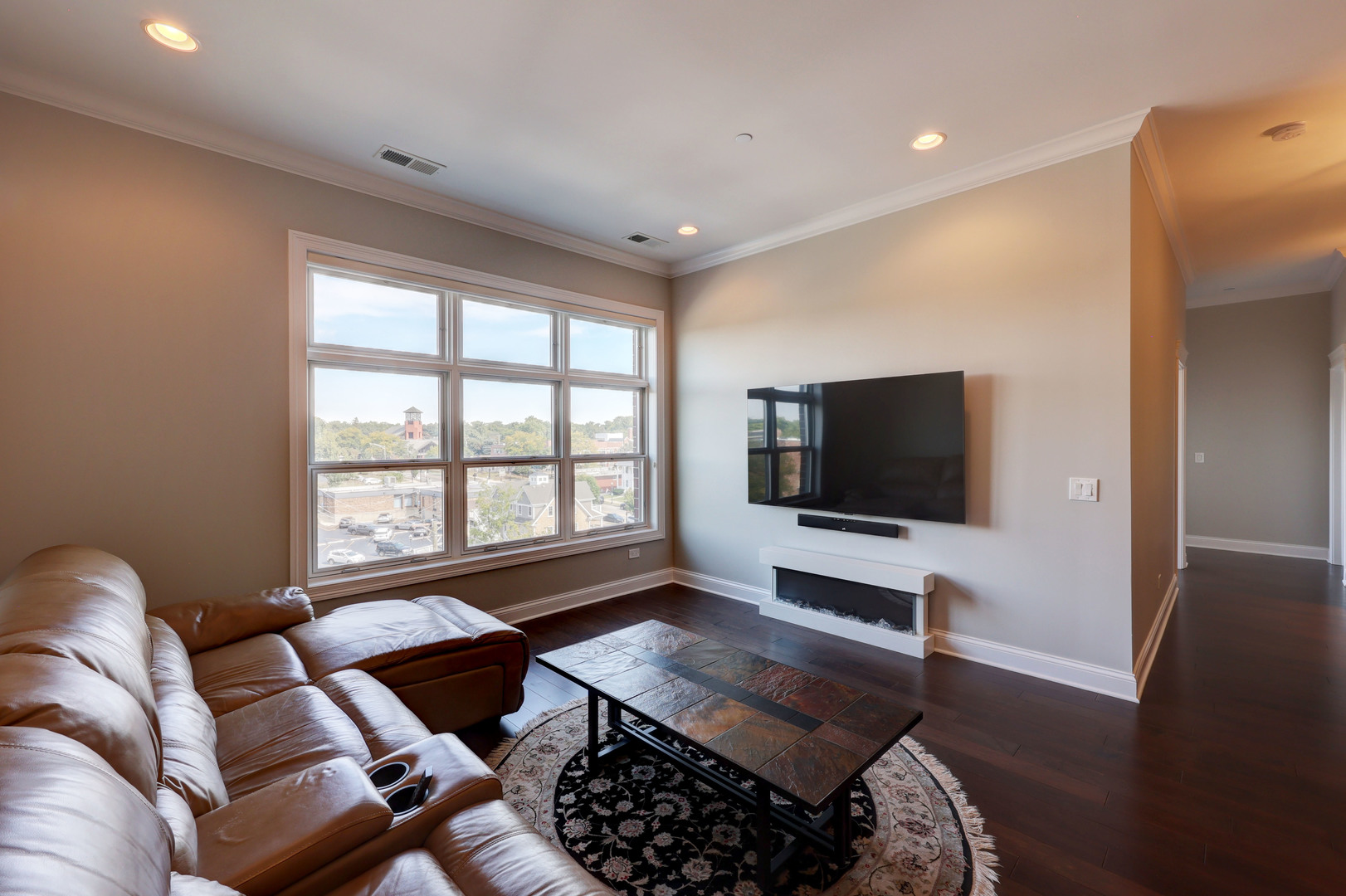 4929 Forest Avenue #4F, Downers Grove, IL 60515