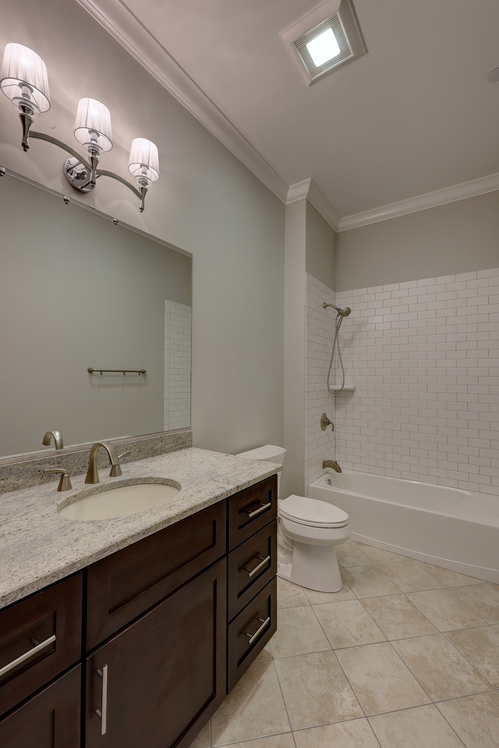 4929 Forest Avenue #4F, Downers Grove, IL 60515