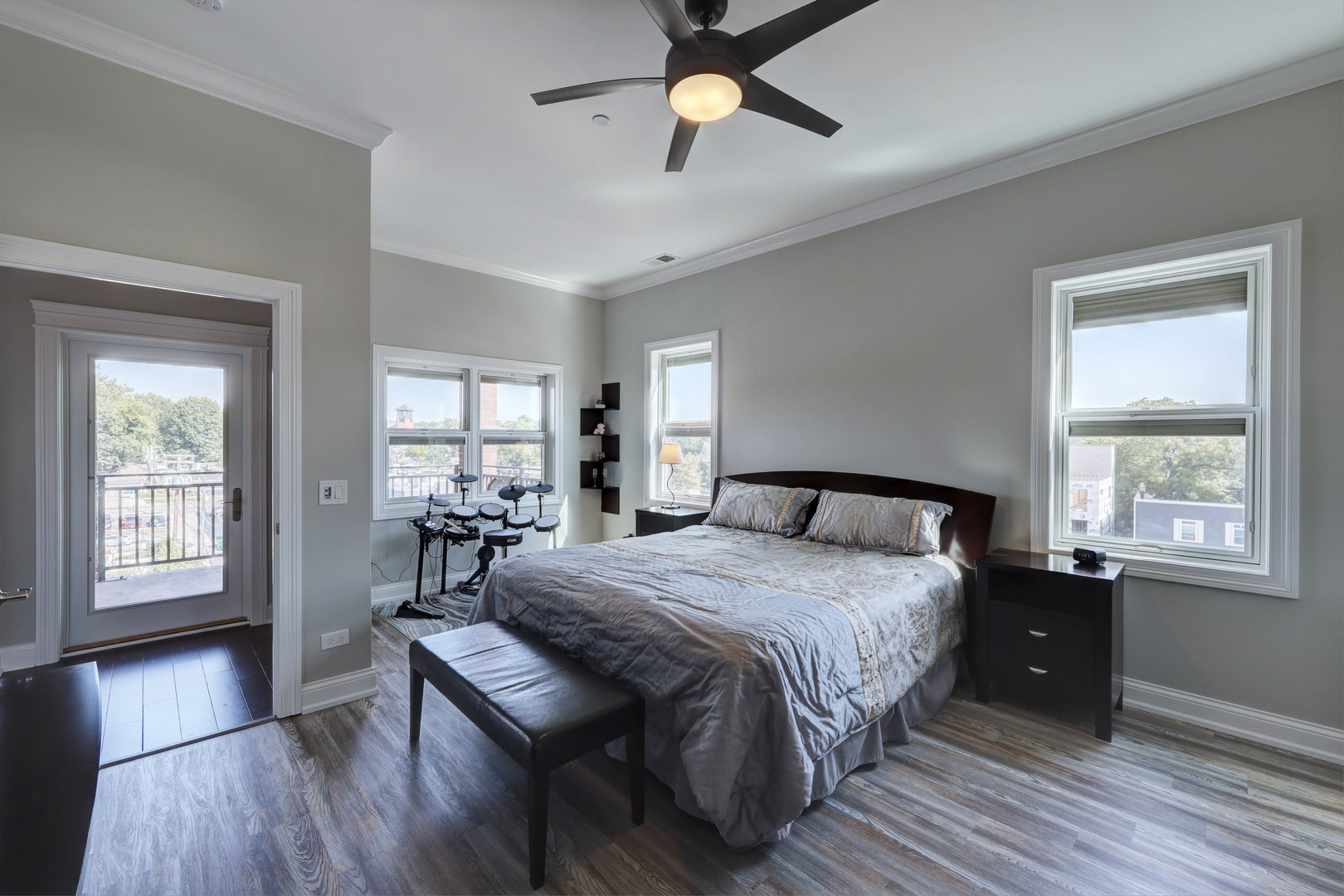 4929 Forest Avenue #4F, Downers Grove, IL 60515