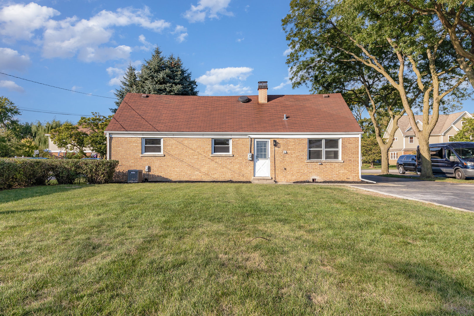 9627 Castello Avenue, Melrose Park, IL 60164