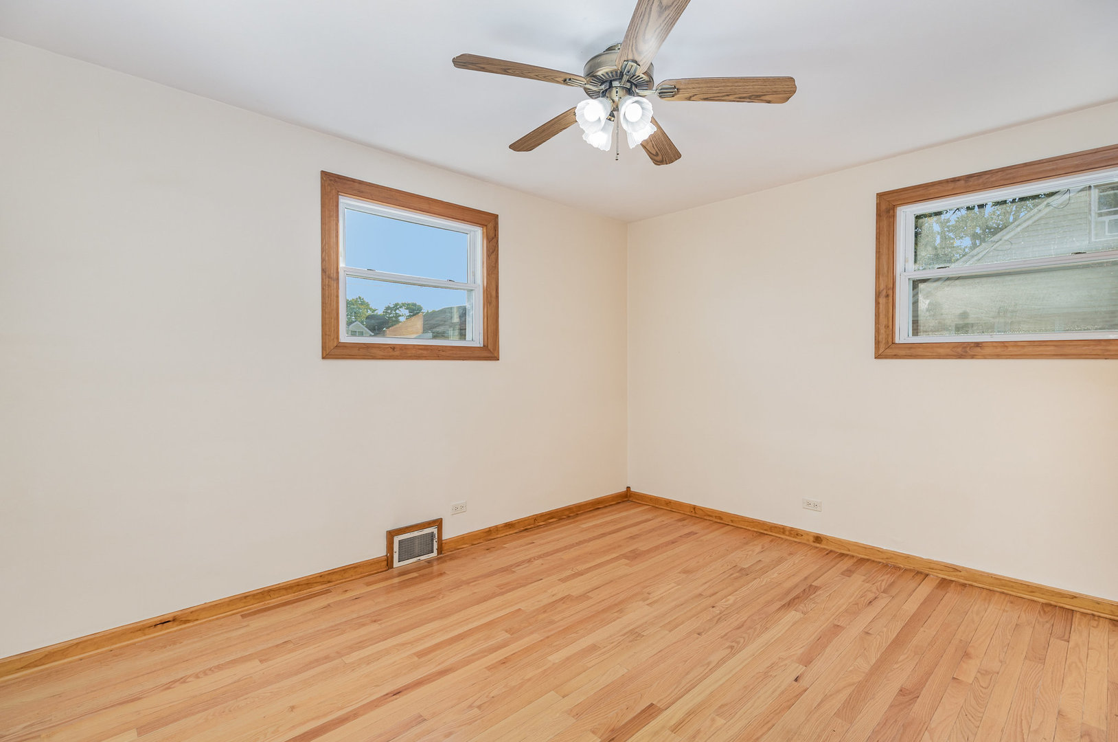 9627 Castello Avenue, Melrose Park, IL 60164